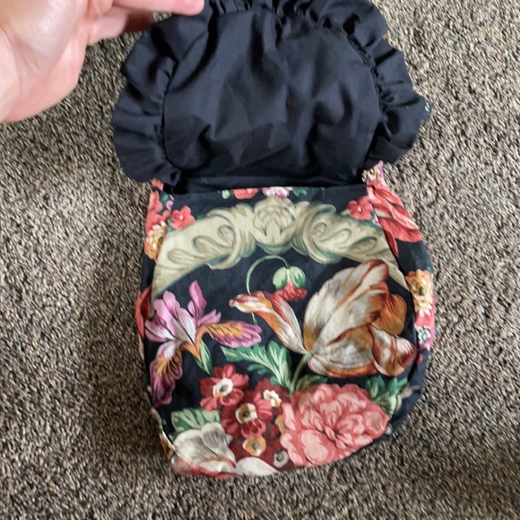 Floral Vintage Ruffle Shoulder Bag - Picture 2 of 6